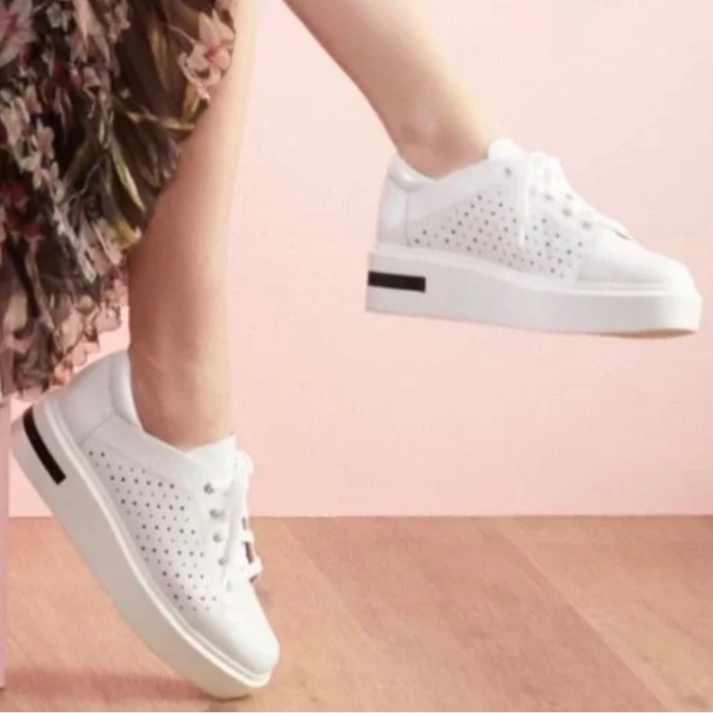 Linea Paolo Kendra White Perferated Platform Sneaker size 7.5